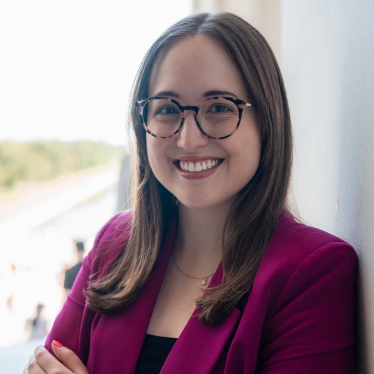 Headshot of Lauren Fischer.