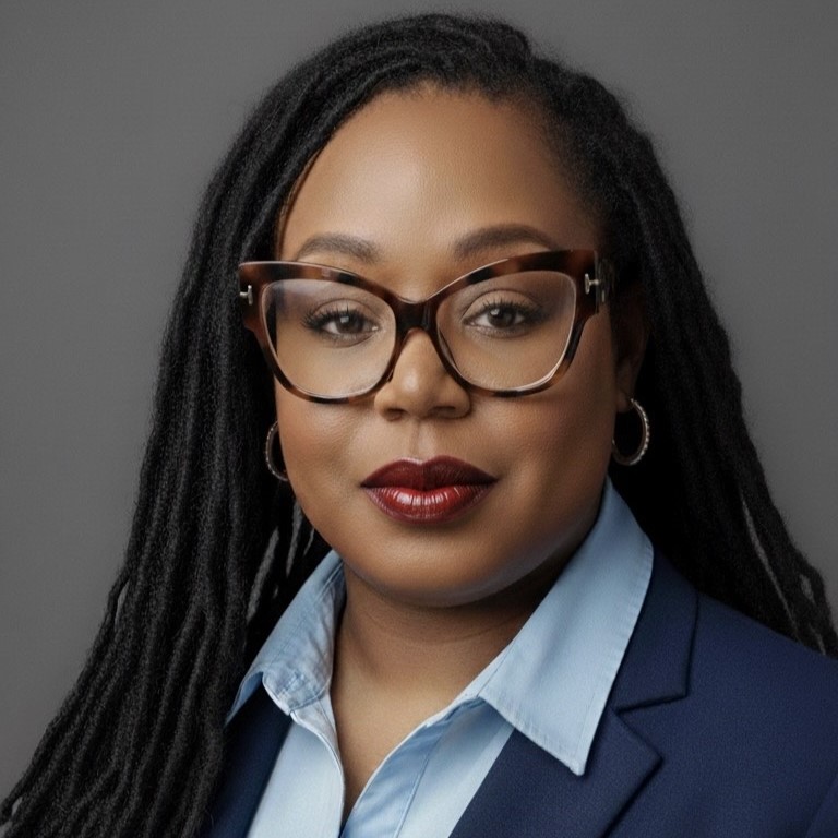 Headshot of Deanna Fry.